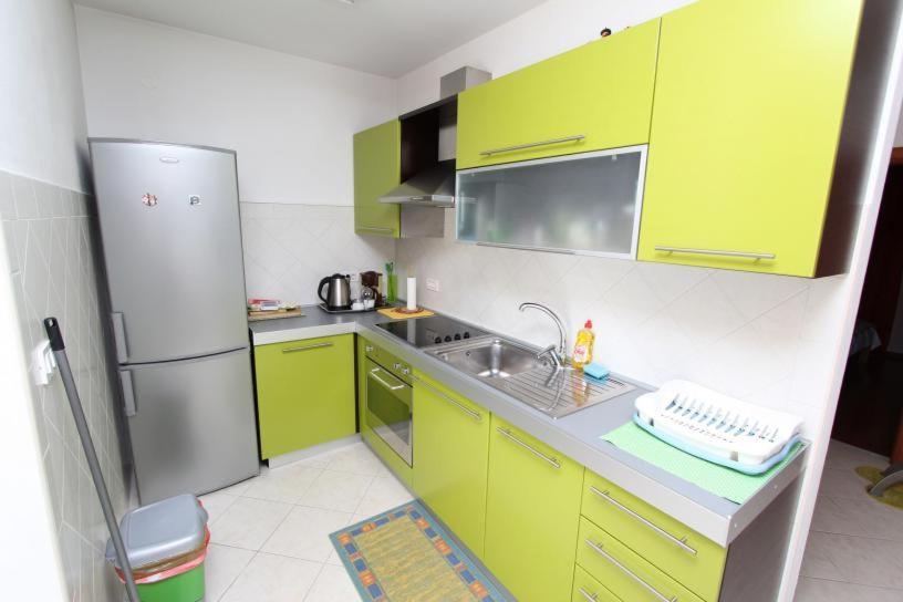 Apartment Alen Rovigno Esterno foto