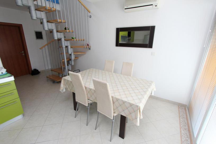 Apartment Alen Rovigno Esterno foto